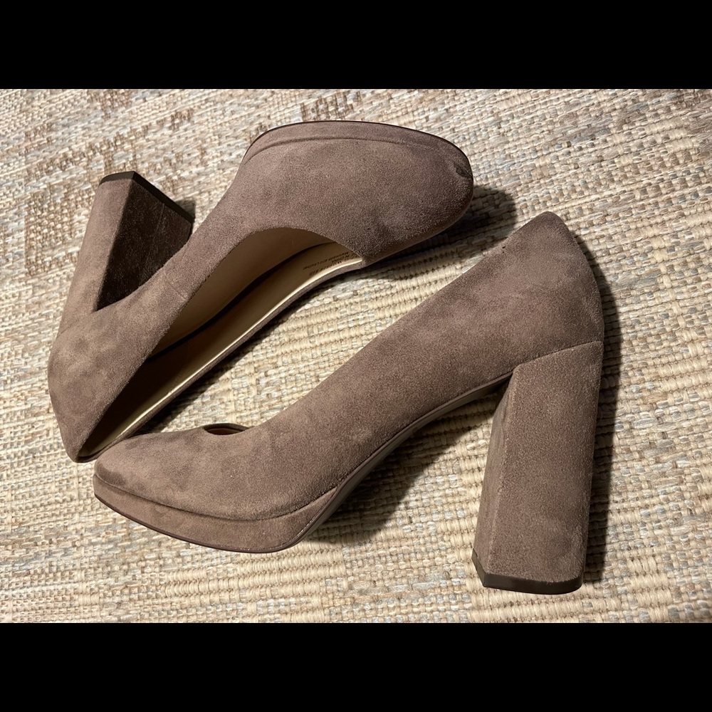 NEW Cole Haan leather/ suede; comfortable block heel. Your daily pick to enjoy!